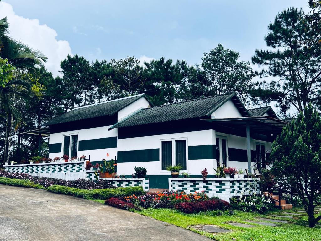 JE T’AIME Villa Bảo Lộc, khu nghỉ dưỡng nhà vườn giữa thiên nhiên hoa cỏ khiến trái tim tan chảy