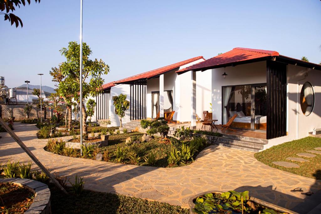 Trải nghiệm nghỉ dưỡng yên bình giữa lòng cao nguyên, khám phá vẻ đẹp tinh tế tại Khách sạn Bảo Lộc Home