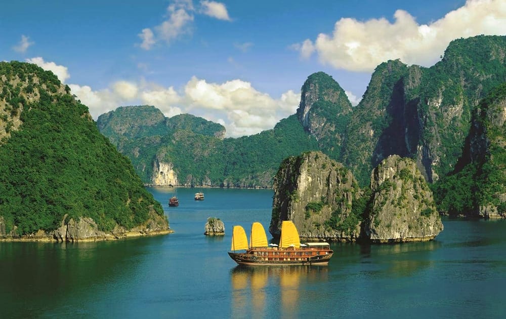 Blog du lịch, tour, du lịch Hạ Long hành trình lạc vào tuyệt tác thiên nhiên và huyền thoại biển khơi