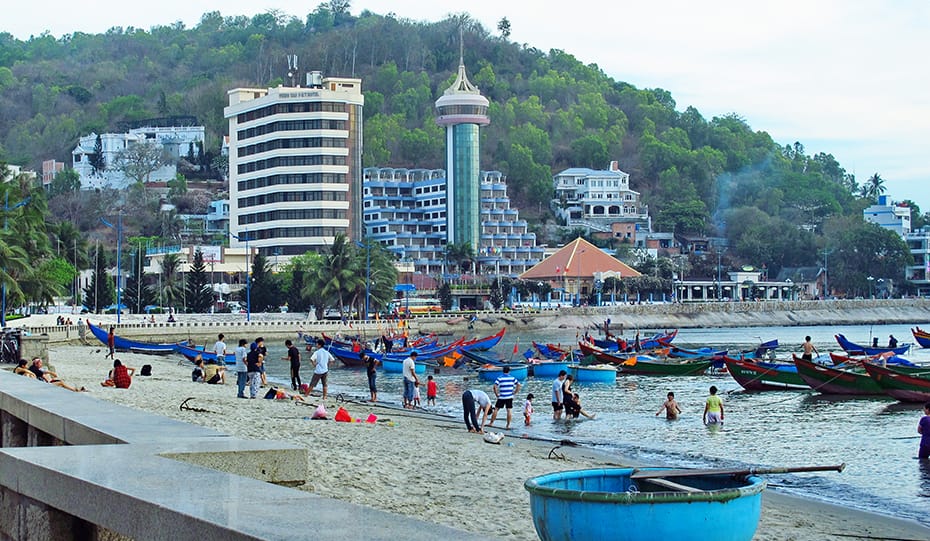 Tượng Chúa Ki tô Vũng Tàu. Leo 133 bậc thang để ôm trọn đại dương