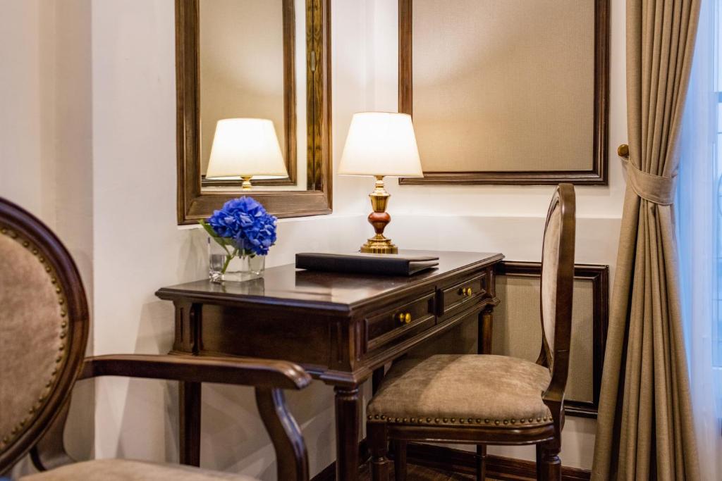 Trải nghiệm nghỉ dưỡng sang trọng tại Alisa Hotel & Spa, gần Hồ Hoàn Kiếm và Nhà hát Múa rối Thăng Long