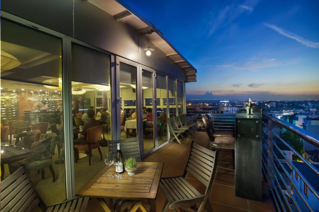 Golden Silk Boutique – Khách Sạn Lụa Vàng Đẹp Nhất Chỉ 700 m Tới Hồ Gươm