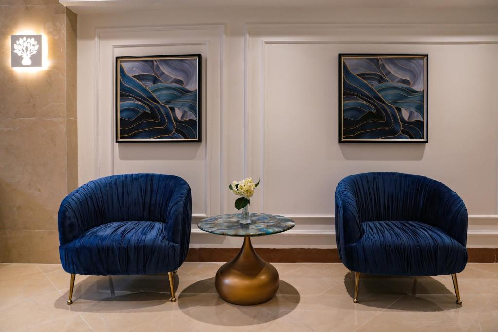 Hanoi Fiesta Central Hotel & Spa, Khách Sạn 4 Sao Cách Ô Quan Chưởng 180 Mét Mà Sang Hơn Cả 5 Sao