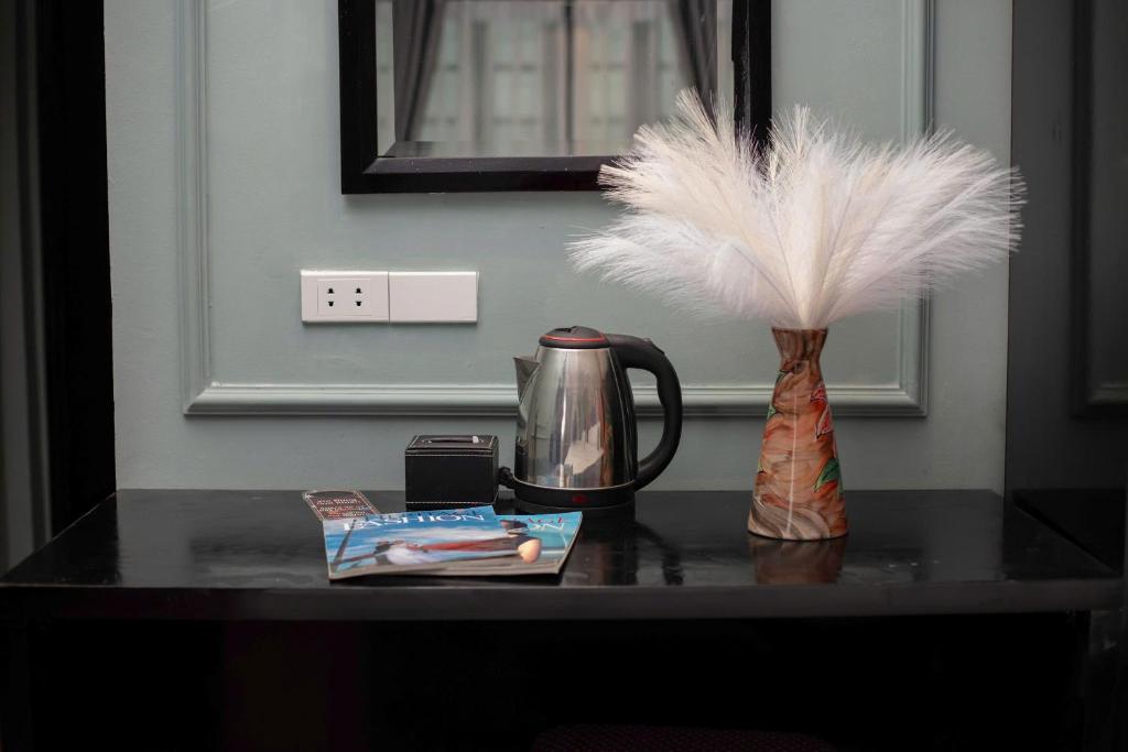 Grand Terrace – View 360° Hồ Gươm, Piano Live, Instagram Cháy Máy