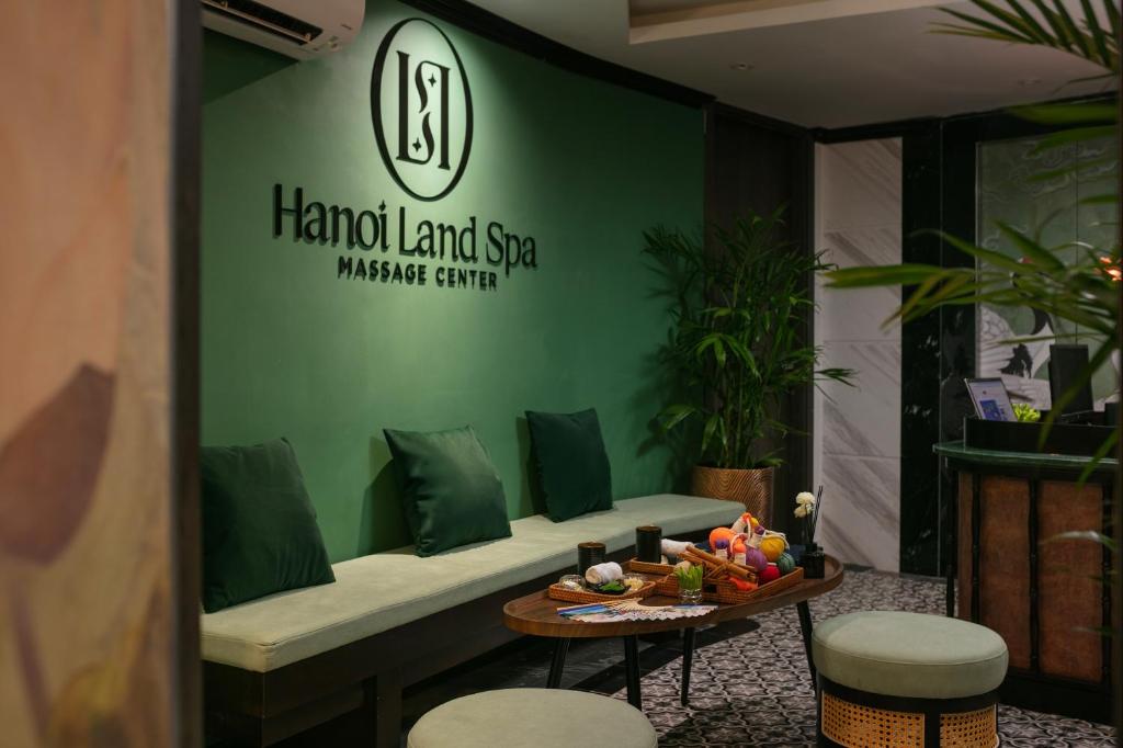 Hanoi Plaza Suite – Cổng Ô Quan Chưởng 10 Bước, Bể Sục Rooftop View Hồ Gươm