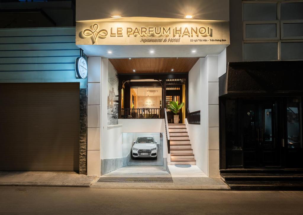 Le Parfum Hanoi, Sân Hiên Xe Đạp Gần Tràng Tiền Plaza Sôi Động