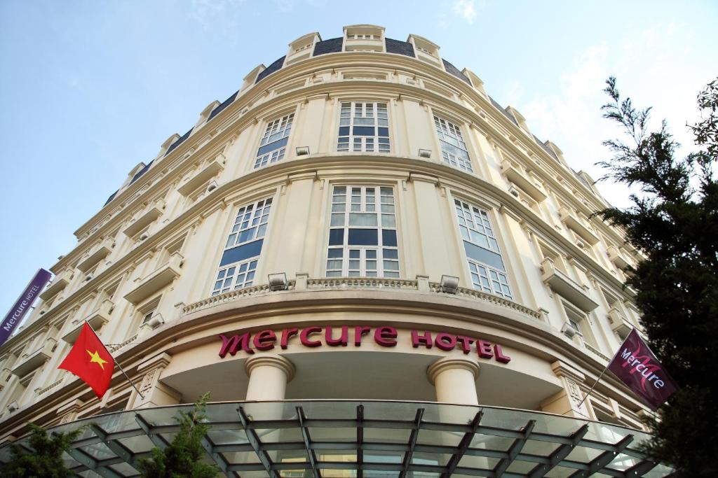 Khách sạn Hà Nội đẹp “hết phần thiên hạ”, Mercure La Gare có gym, sân hiên Paris và đậu xe riêng không mất đồng nào