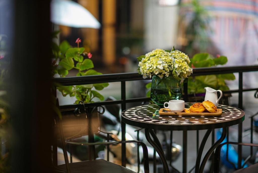 Lưu Trú Trung Tâm Hà Nội, San Boutique Hotel & Travel Gần Nhà Hát Lớn Và Ô Quan Chưởng